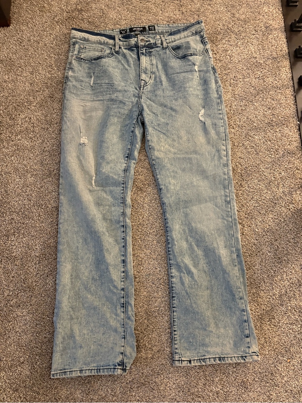 Relaxed Light Wash Distressed Men's Jeans